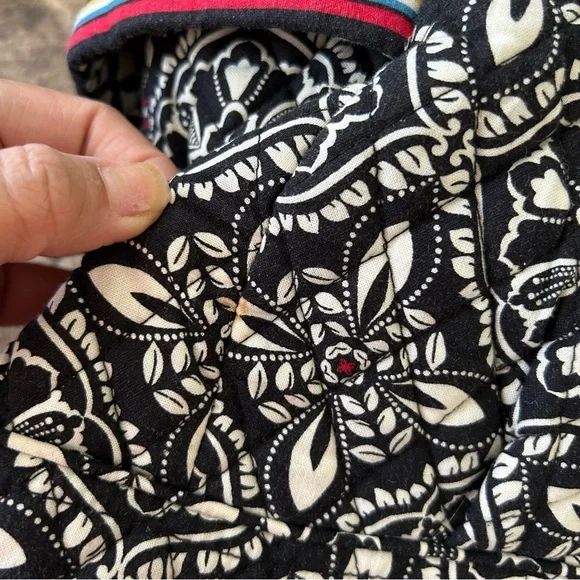 Vera Bradley Barcelona Black and white floral tote bag with pockets. - Picture 12 of 16